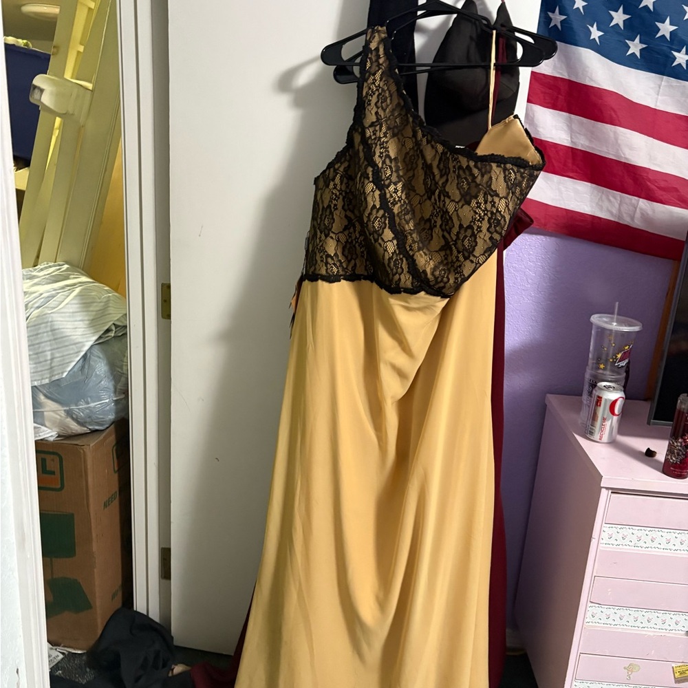 Chic One-Shoulder Lace Overlay Dress in Yellow and Black